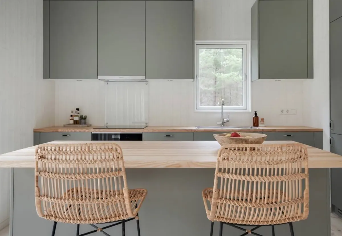 Premiumkök med massiv träbänkskiva i ett Öbo Hus